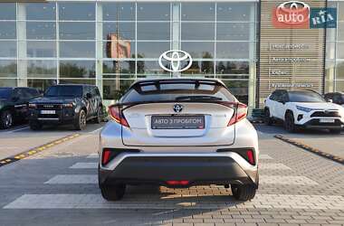 Внедорожник / Кроссовер Toyota C-HR 2020 в 
