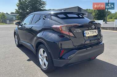 Внедорожник / Кроссовер Toyota C-HR 2017 в 