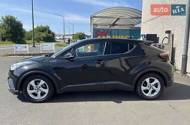 Внедорожник / Кроссовер Toyota C-HR 2017 в 