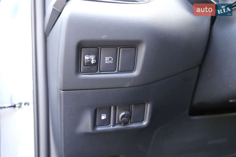 Внедорожник / Кроссовер Toyota C-HR 2022 в Киеве