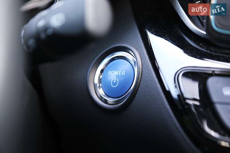 Внедорожник / Кроссовер Toyota C-HR 2022 в Киеве