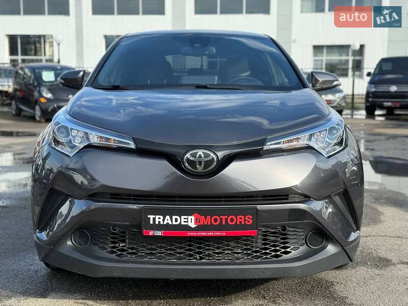 Внедорожник / Кроссовер Toyota C-HR 2019 в Киеве