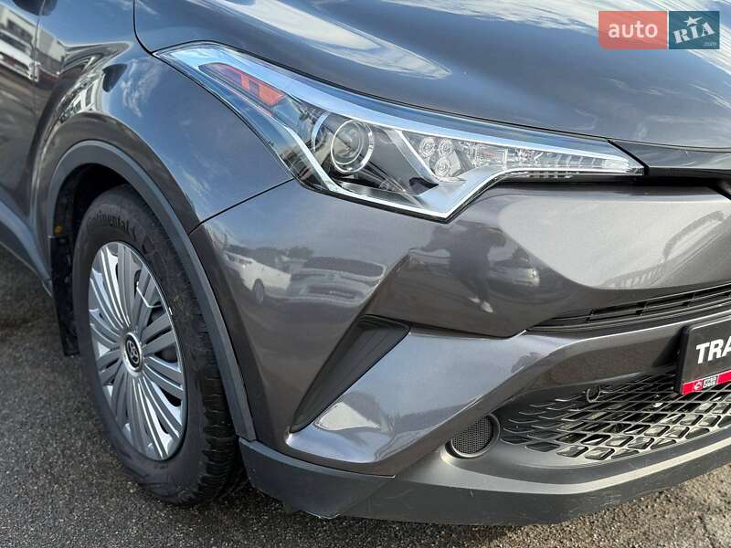 Внедорожник / Кроссовер Toyota C-HR 2019 в Киеве
