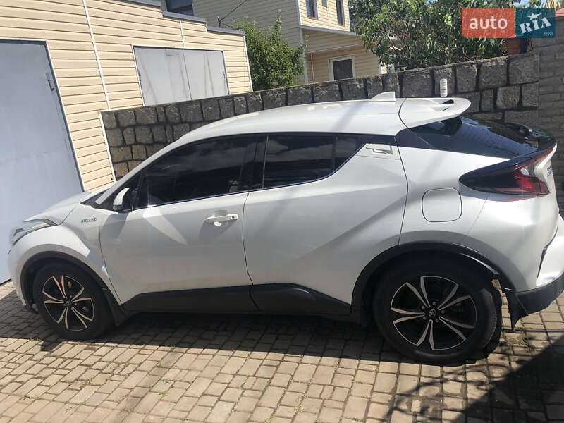 Внедорожник / Кроссовер Toyota C-HR 2021 в Софиевской Борщаговке