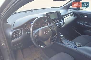 Внедорожник / Кроссовер Toyota C-HR 2017 в 