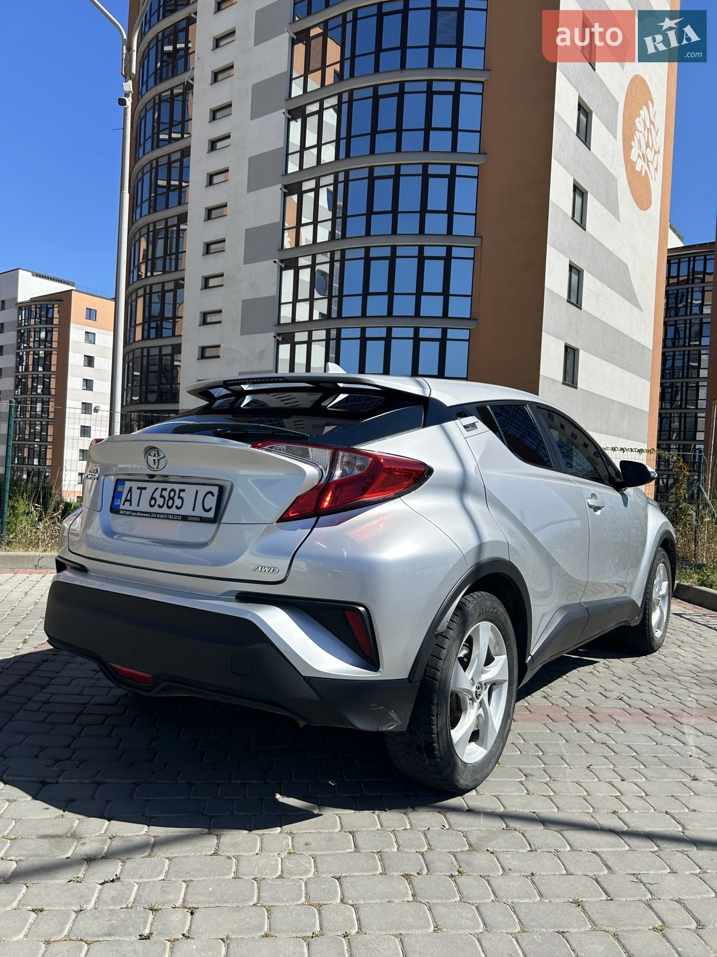 2016 Toyota C-HR - мініатюра 8