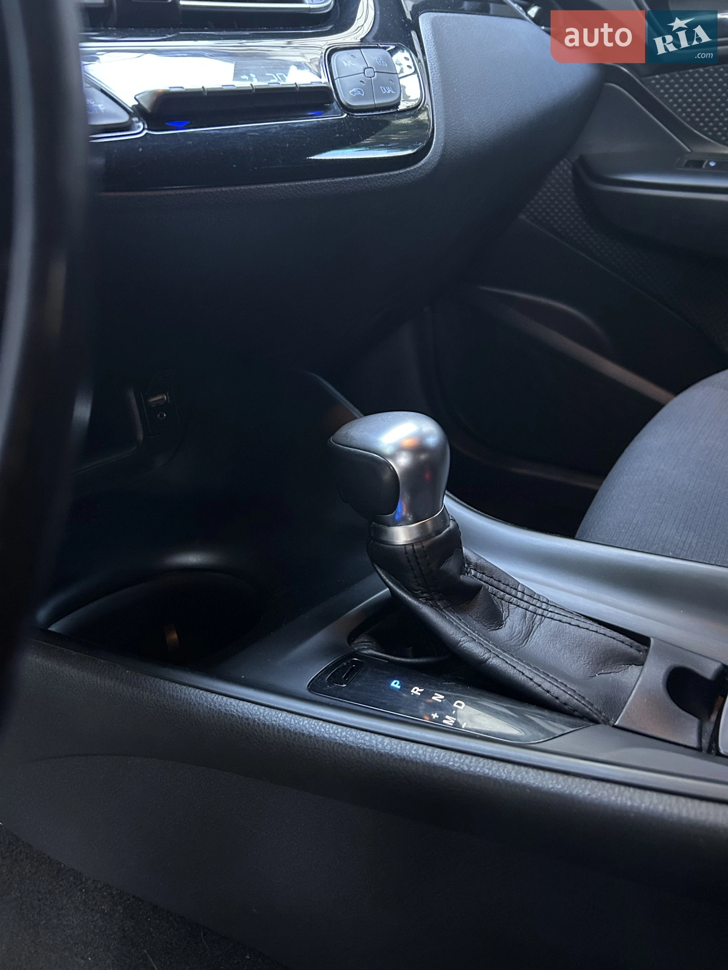 2016 Toyota C-HR - мініатюра 24