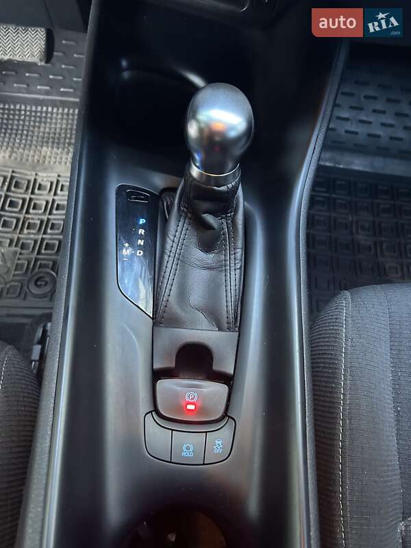 Позашляховик / Кросовер Toyota C-HR 2016 в Городенці