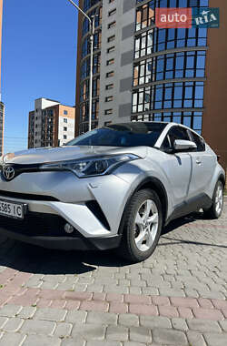 Внедорожник / Кроссовер Toyota C-HR 2016 в Городенке