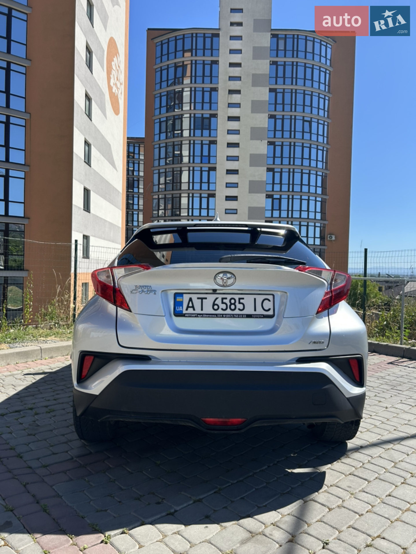 2016 Toyota C-HR - мініатюра 9
