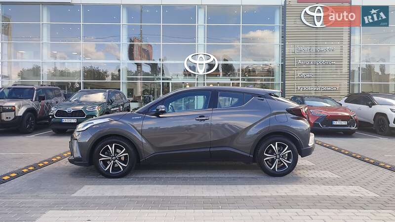 Внедорожник / Кроссовер Toyota C-HR 2019 в Киеве