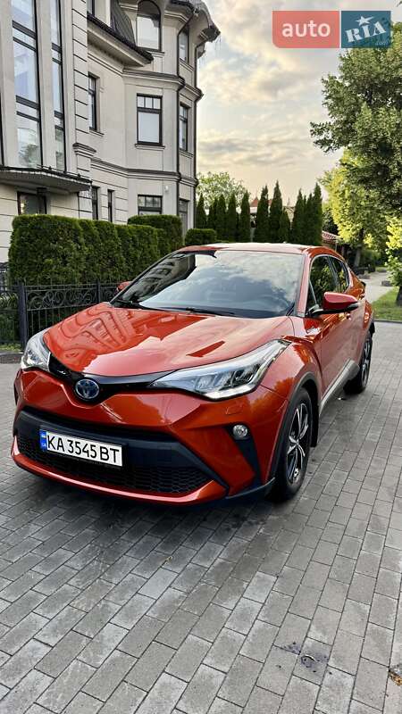 Внедорожник / Кроссовер Toyota C-HR 2020 в Киеве