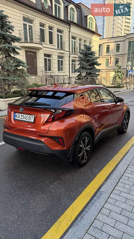 Внедорожник / Кроссовер Toyota C-HR 2020 в Киеве