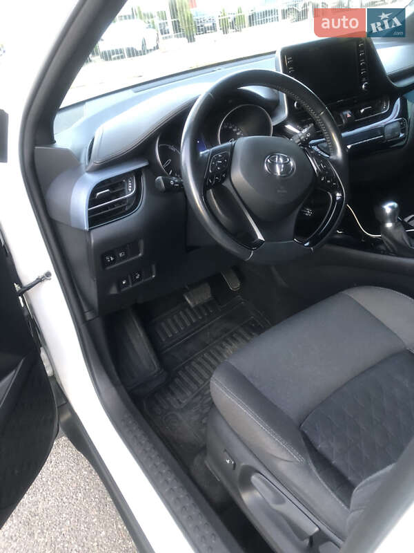 Внедорожник / Кроссовер Toyota C-HR 2021 в Софиевской Борщаговке