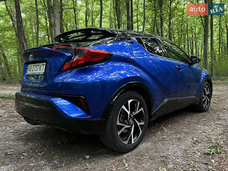 Позашляховик / Кросовер Toyota C-HR 2017 в Вінниці