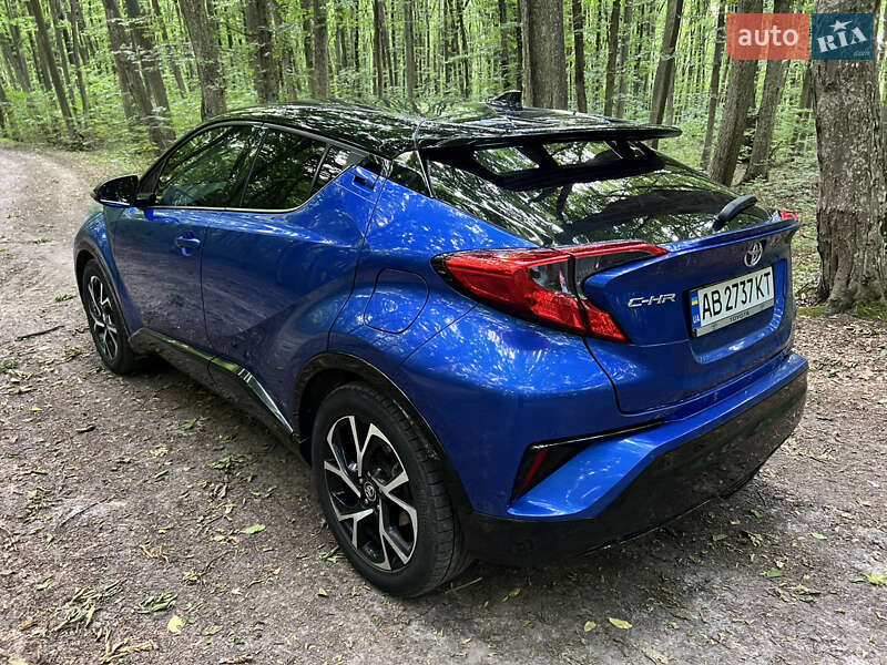 Позашляховик / Кросовер Toyota C-HR 2017 в Вінниці