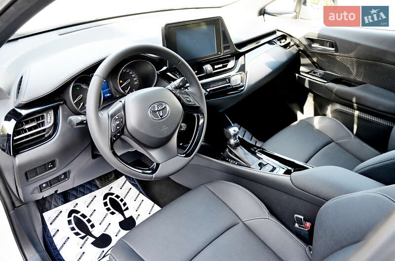 Внедорожник / Кроссовер Toyota C-HR 2018 в Ивано-Франковске