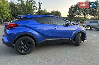 Внедорожник / Кроссовер Toyota C-HR 2019 в 