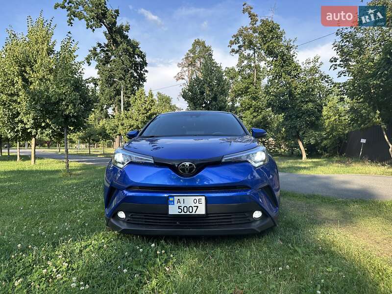 Позашляховик / Кросовер Toyota C-HR 2019 в Києві