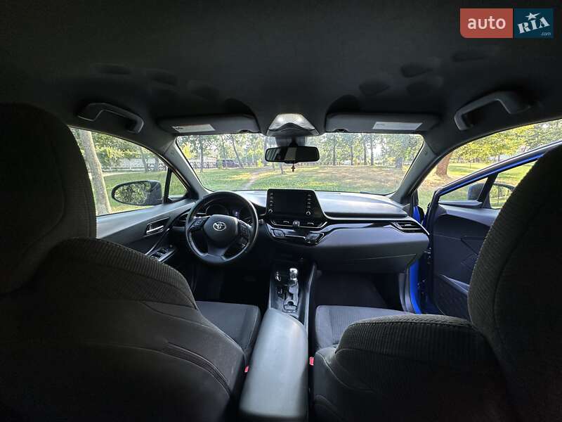 Позашляховик / Кросовер Toyota C-HR 2019 в Києві