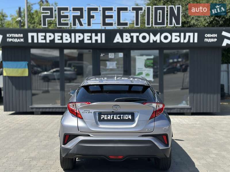 Внедорожник / Кроссовер Toyota C-HR 2016 в Черновцах