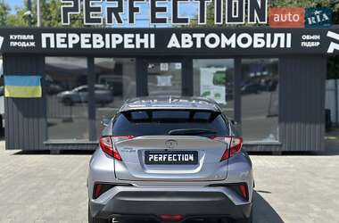 Внедорожник / Кроссовер Toyota C-HR 2016 в 