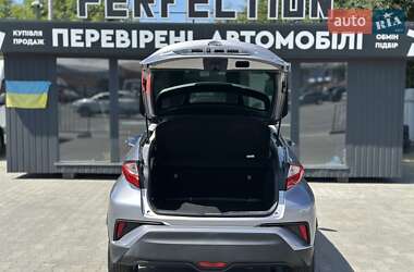 Внедорожник / Кроссовер Toyota C-HR 2016 в 