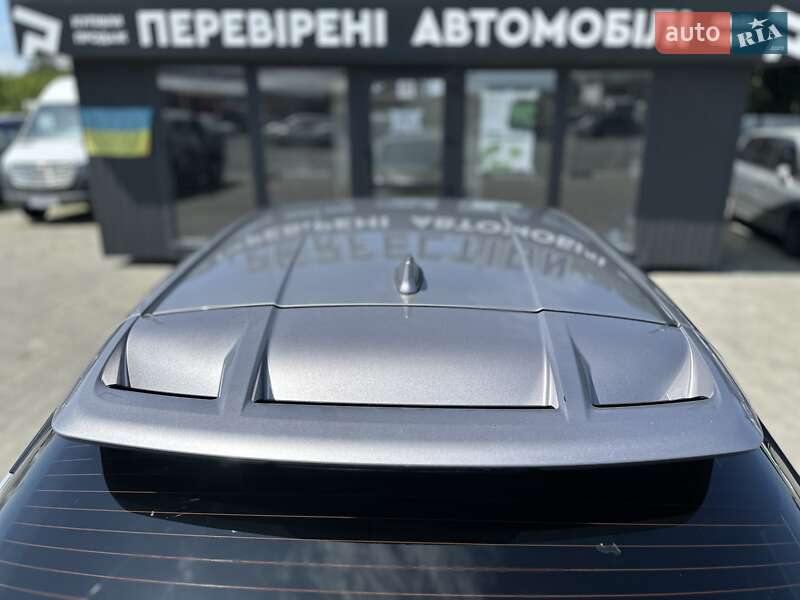 Внедорожник / Кроссовер Toyota C-HR 2016 в Черновцах