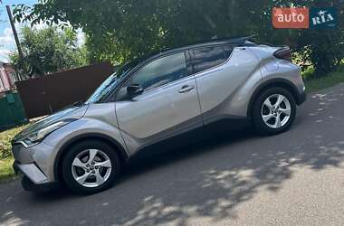 Внедорожник / Кроссовер Toyota C-HR 2017 в 
