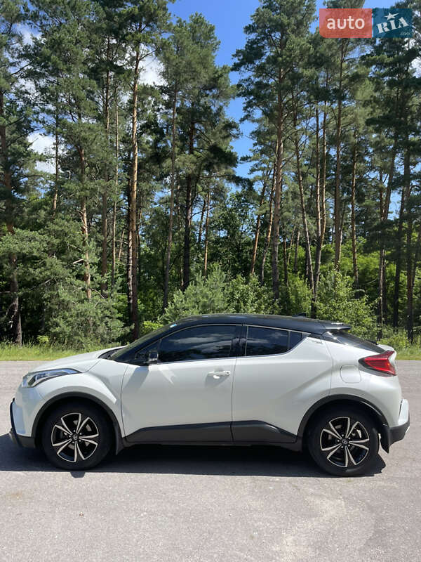 Позашляховик / Кросовер Toyota C-HR 2016 в Фастові