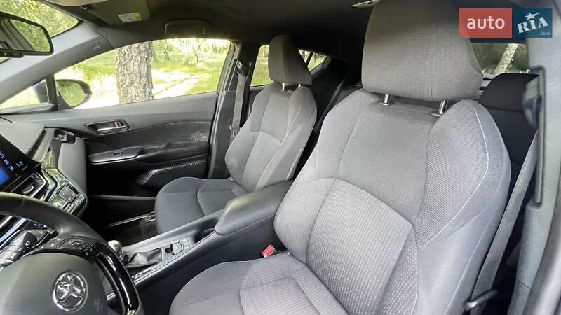 Позашляховик / Кросовер Toyota C-HR 2018 в Вінниці