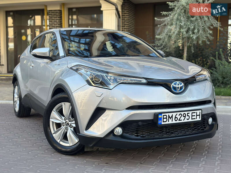 Внедорожник / Кроссовер Toyota C-HR 2017 в Киеве