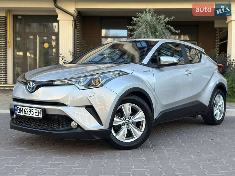 Внедорожник / Кроссовер Toyota C-HR 2017 в Киеве
