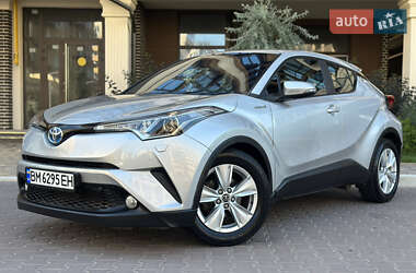 Внедорожник / Кроссовер Toyota C-HR 2017 в 