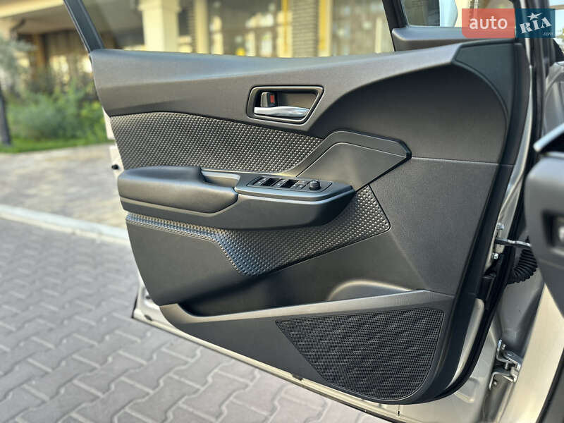 Внедорожник / Кроссовер Toyota C-HR 2017 в Киеве