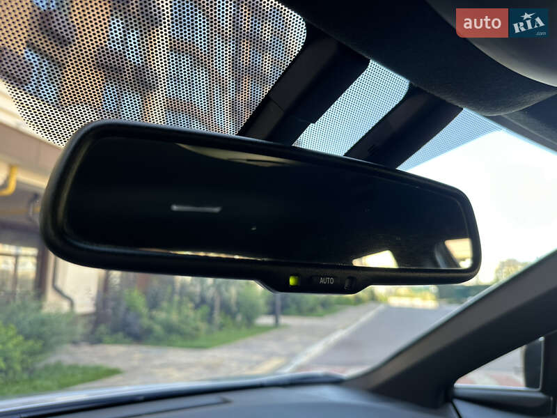 Внедорожник / Кроссовер Toyota C-HR 2017 в Киеве