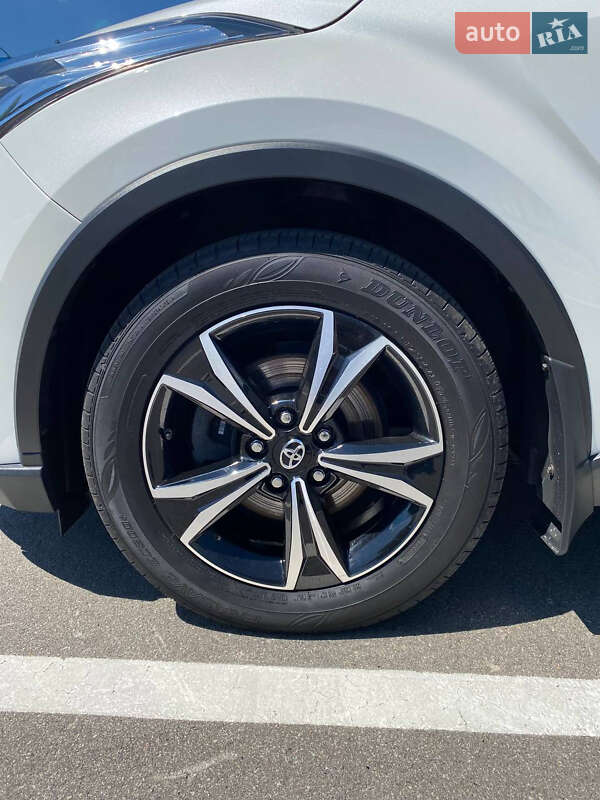 Позашляховик / Кросовер Toyota C-HR 2020 в Києві