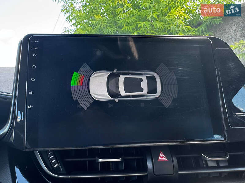 Позашляховик / Кросовер Toyota C-HR 2017 в Житомирі