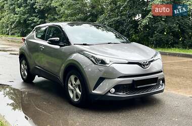 Позашляховик / Кросовер Toyota C-HR 2016 в Києві