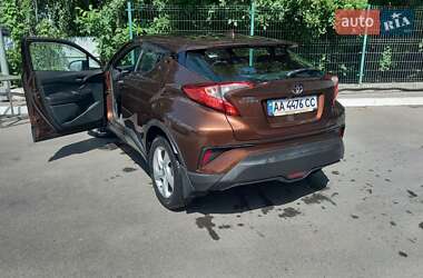 Позашляховик / Кросовер Toyota C-HR 2018 в  фото 52 Позашляховик / Кросовер Toyota C-HR 2018 в