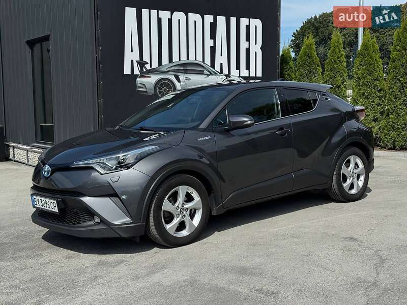 Внедорожник / Кроссовер Toyota C-HR 2018 в 