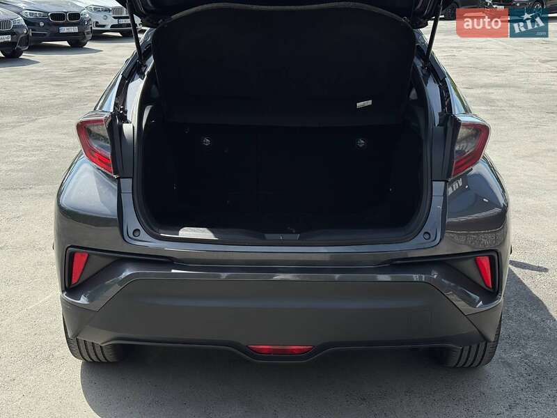 Внедорожник / Кроссовер Toyota C-HR 2018 в Каменец-Подольском