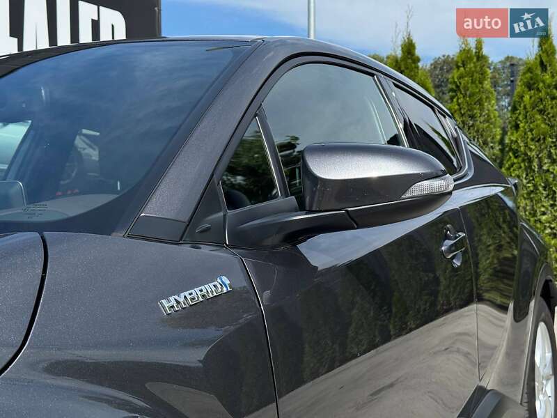 Внедорожник / Кроссовер Toyota C-HR 2018 в Каменец-Подольском