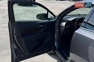 Внедорожник / Кроссовер Toyota C-HR 2018 в 