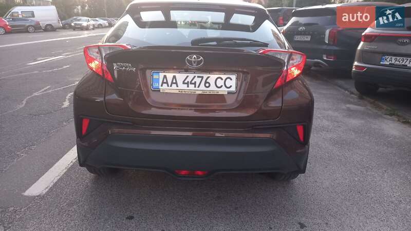 Позашляховик / Кросовер Toyota C-HR 2018 в Києві