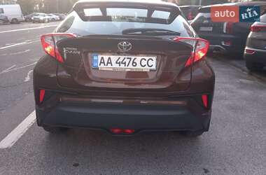 Позашляховик / Кросовер Toyota C-HR 2018 в  фото 40 Позашляховик / Кросовер Toyota C-HR 2018 в
