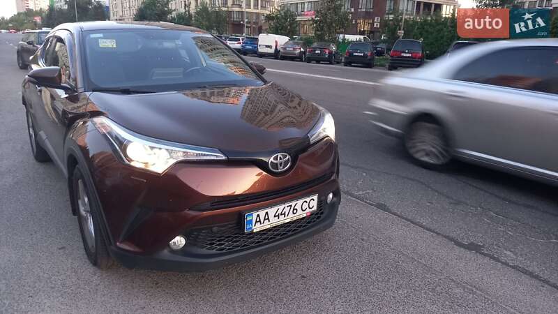 Позашляховик / Кросовер Toyota C-HR 2018 в Києві