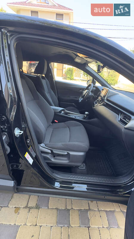 Внедорожник / Кроссовер Toyota C-HR 2017 в Одессе фото 22 Внедорожник / Кроссовер Toyota C-HR 2017 в Одессе