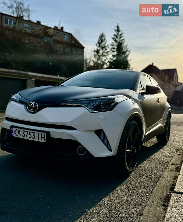 Позашляховик / Кросовер Toyota C-HR 2017 в Києві