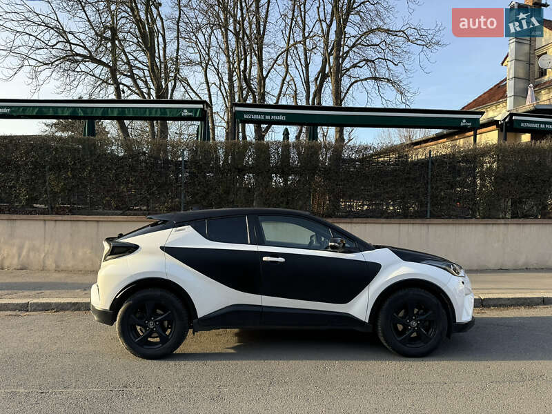 Позашляховик / Кросовер Toyota C-HR 2017 в Києві